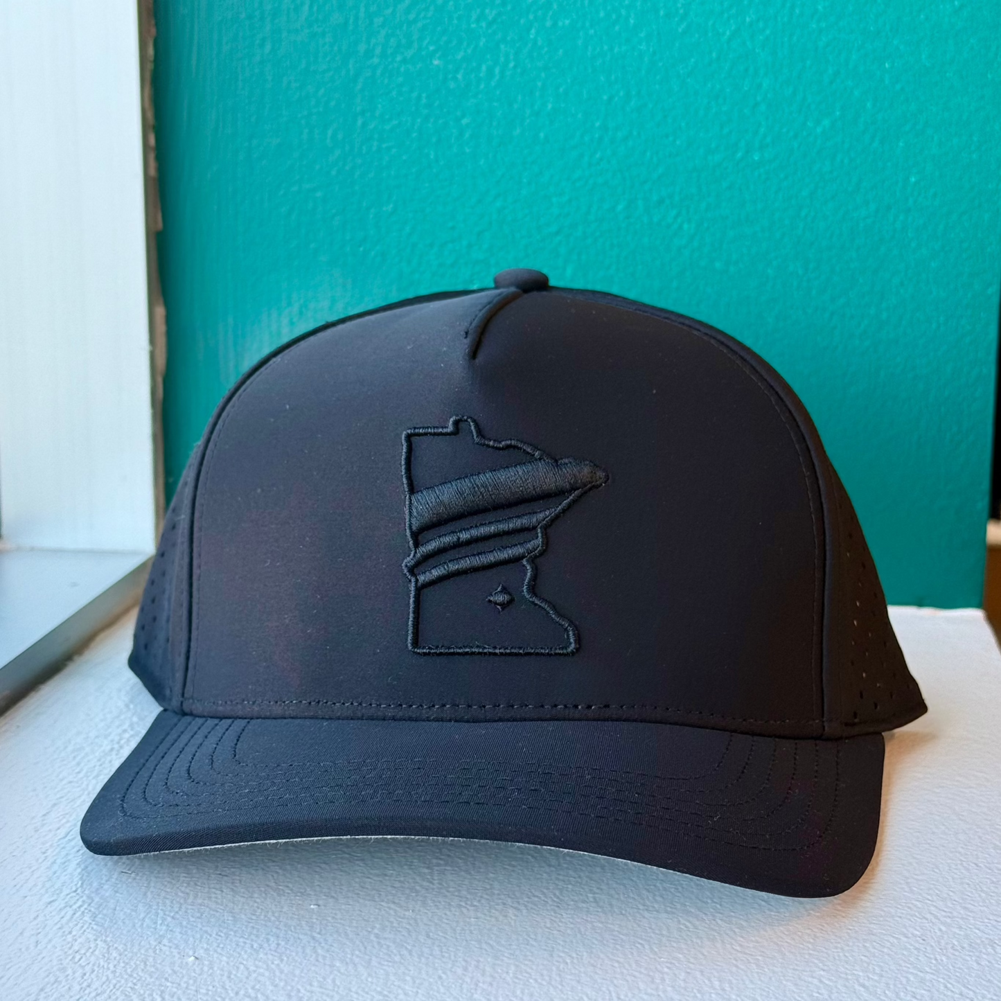 Performance Black Minnesota Aurora Hat