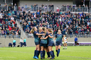 Minnesota Aurora draws first ever game in front 5,219