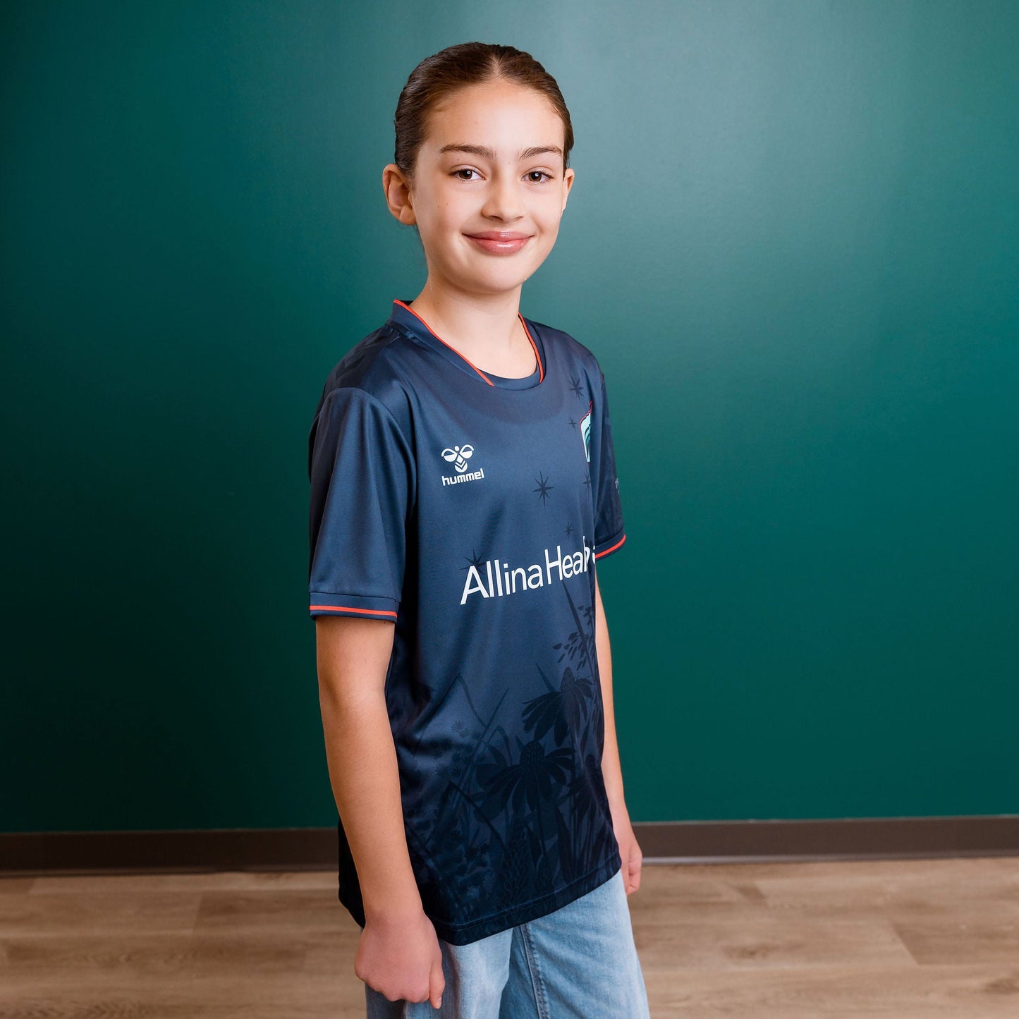 2026 Aurora x Mia Navy Flora Kit Youth (Authentic)